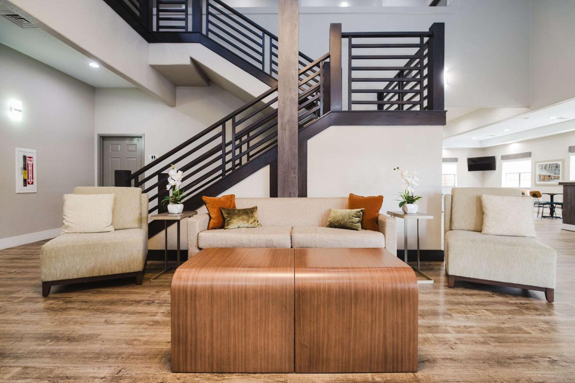 Quality Suites Houston Hobby Airport Exterior photo
