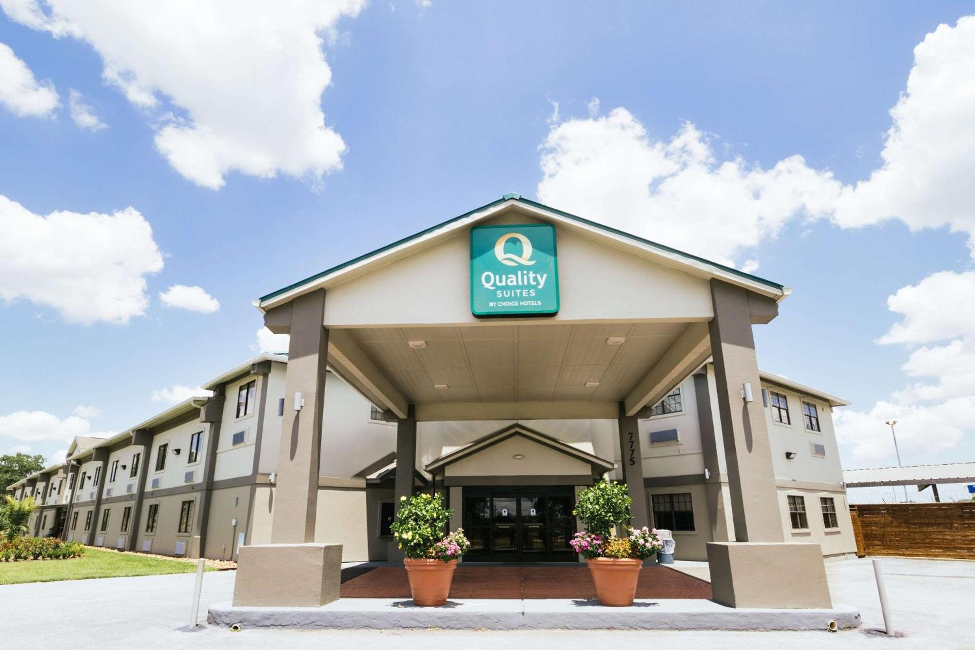 Quality Suites Houston Hobby Airport Exterior photo