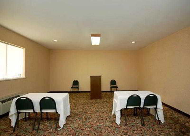 Quality Suites Houston Hobby Airport Facilities photo