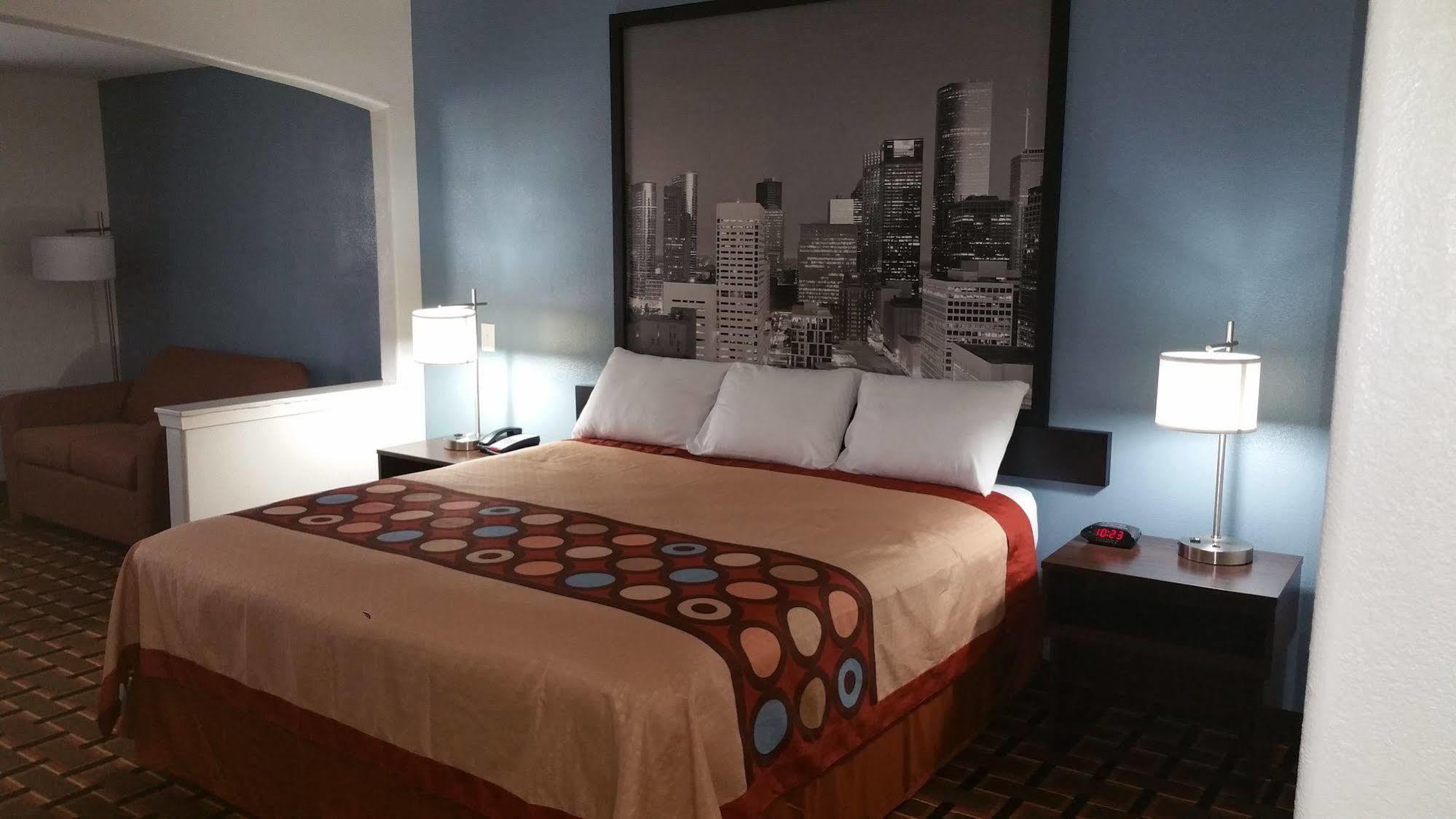 Quality Suites Houston Hobby Airport Exterior photo