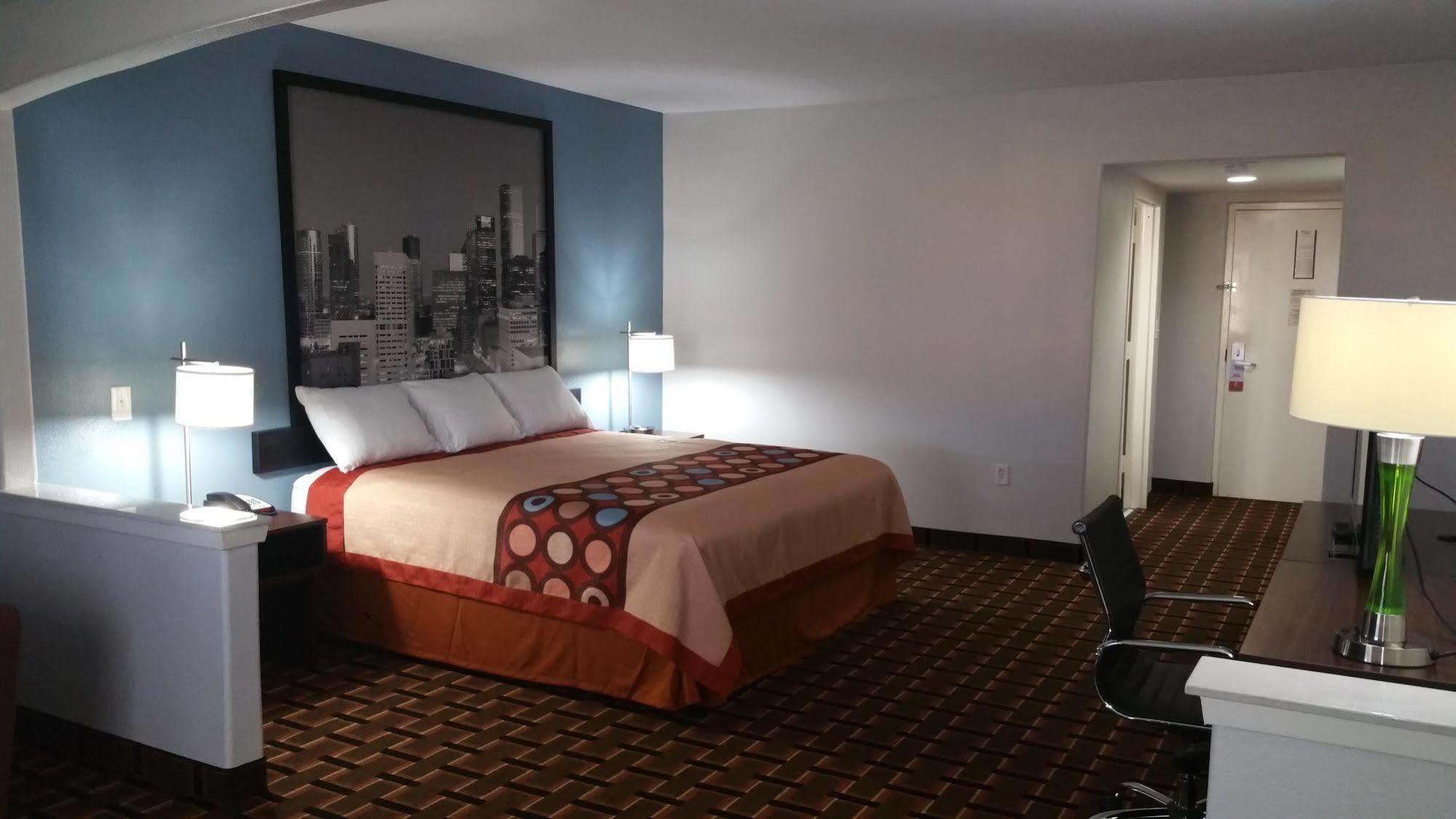 Quality Suites Houston Hobby Airport Exterior photo